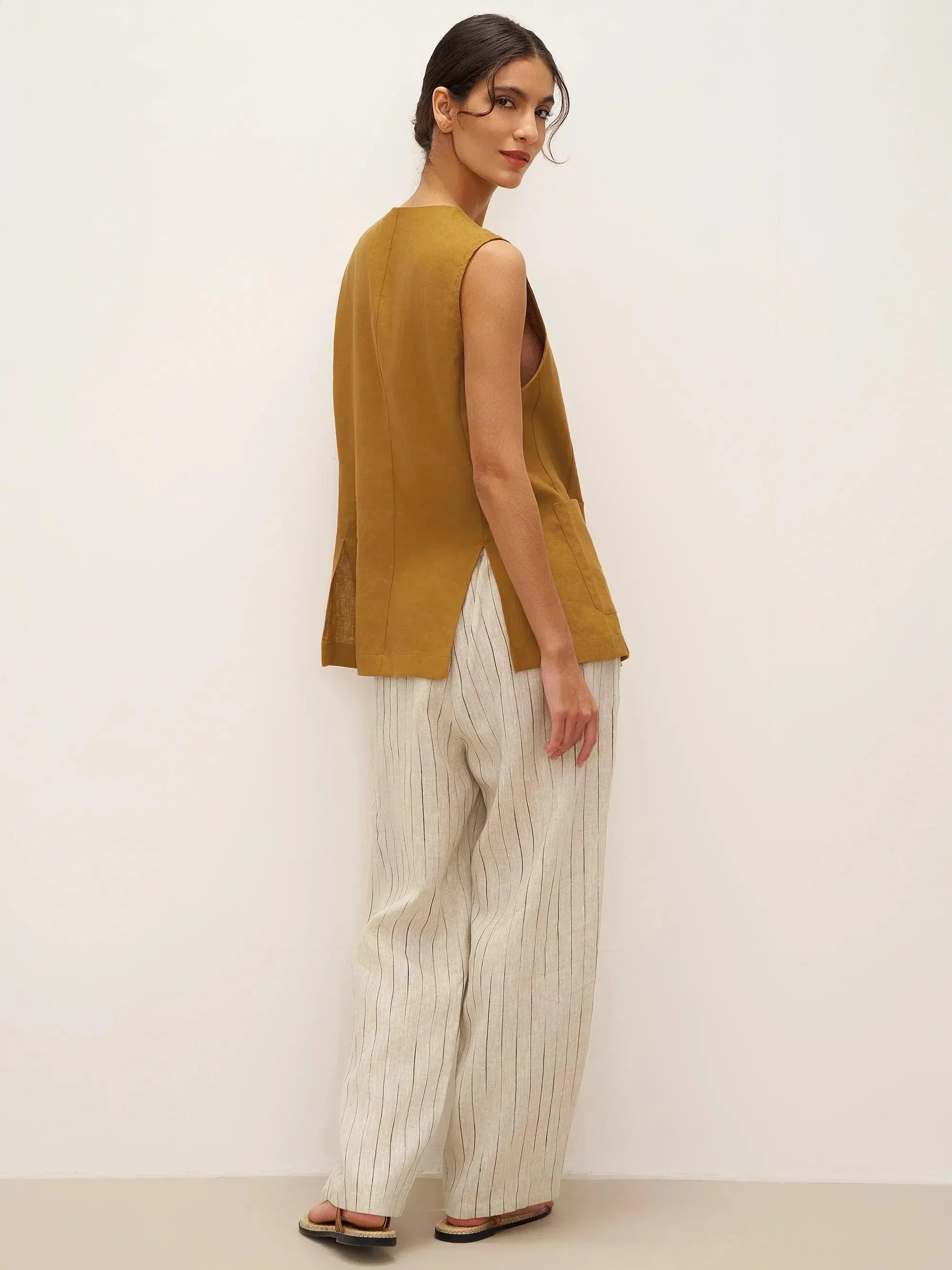 100% Linen Arc-Placket Button-Front Vest ELFRIDA